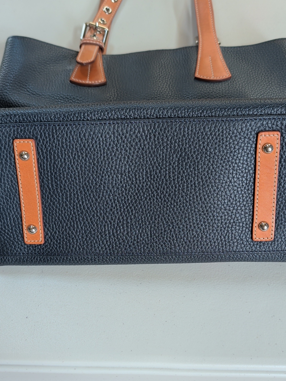 Dooney & Bourke, Midnight Blue Large Pebble Leather Tote With Rich Red Lining - Picture 10 of 16
